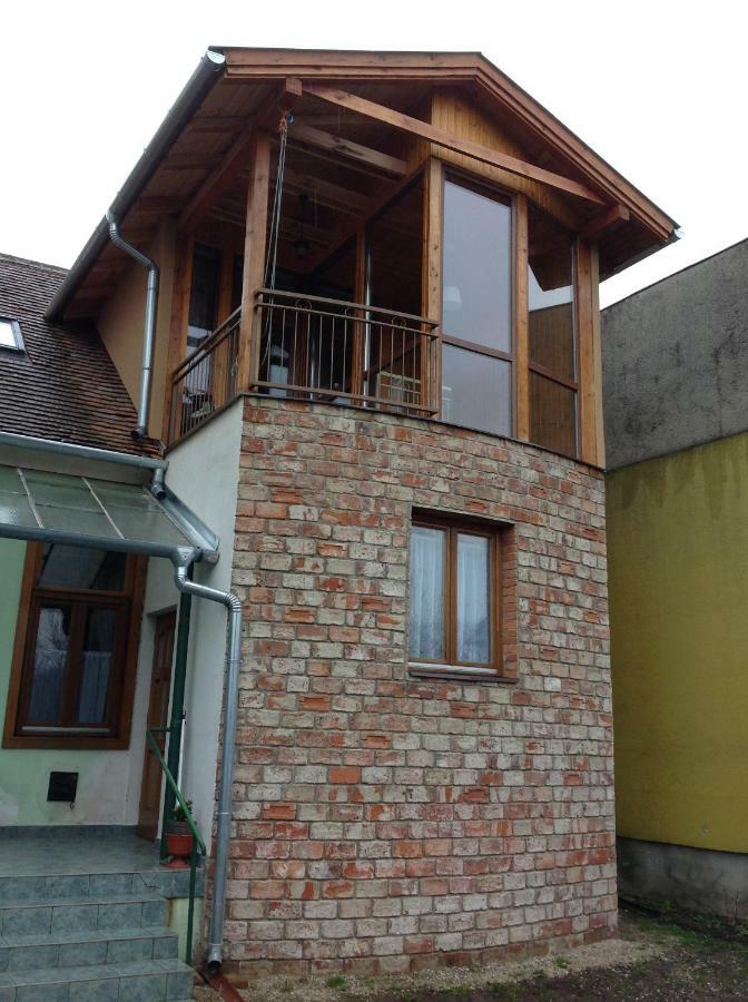 King Apartman Sárvár 外观 照片